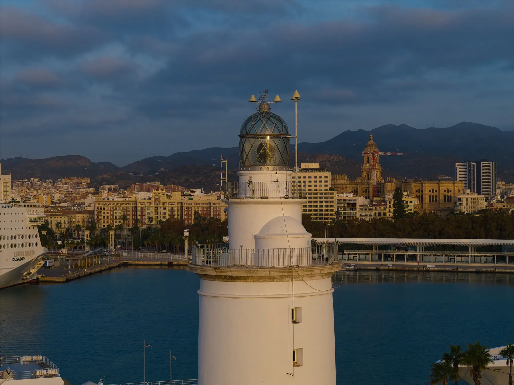 The First 24 Hours After a Death in Spain